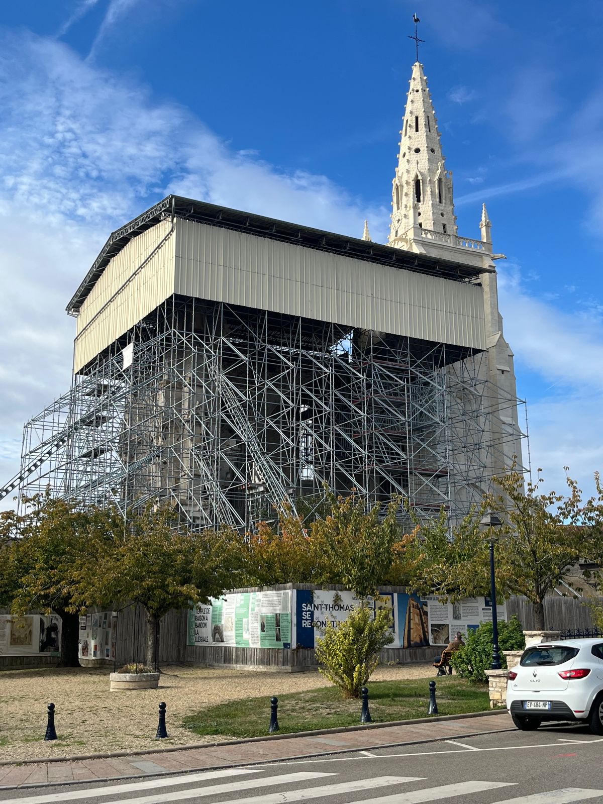La collégiale Saint-Thomas