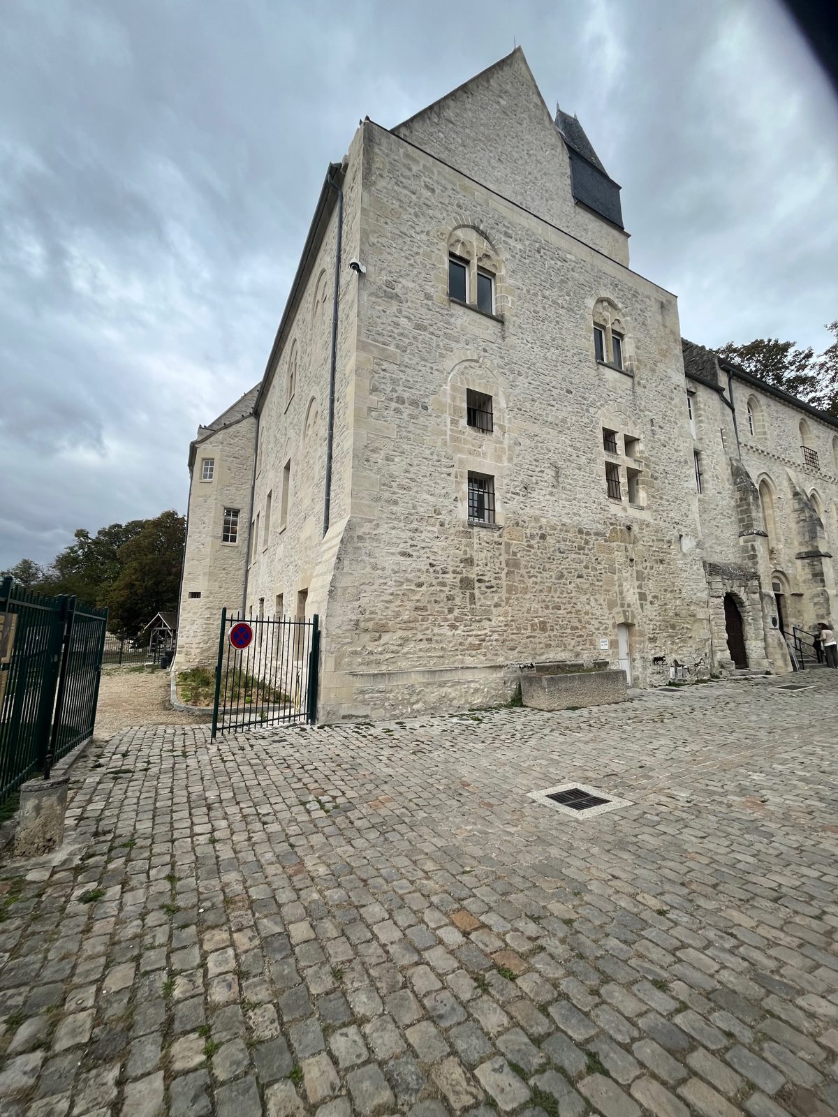 Le Vieux Château et la Chapelle Saint-Aubin