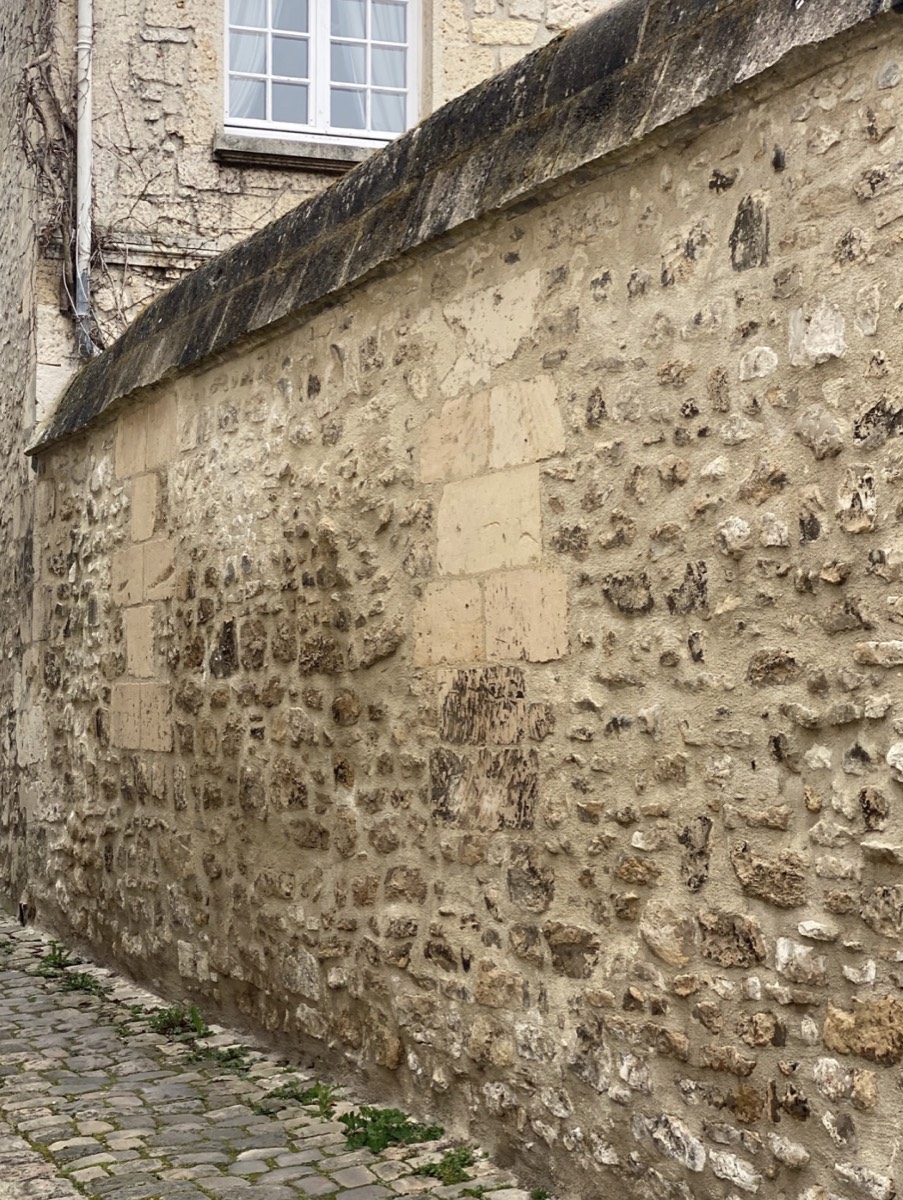 3 exemples de références de murs séparatifs entre espace privé et espace public (voirie)