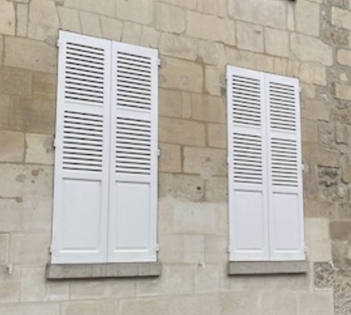 Exemple de volets 1/3 plein et 2/3 à claire-voie