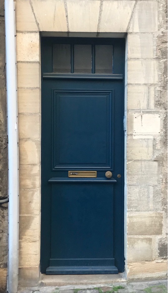 Exemple d’une porte d’entrée pleine à 1 vantail avec imposte vitrée fixe